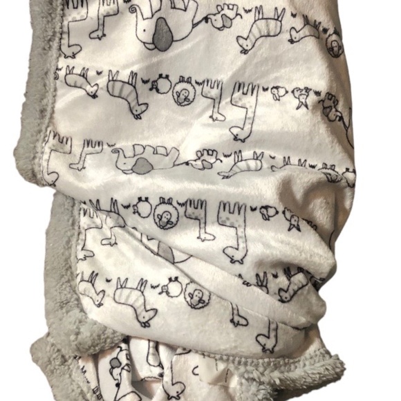 Elements of Style Sweet Dreams Blanket & Head Support Set - Picture 5 of 5